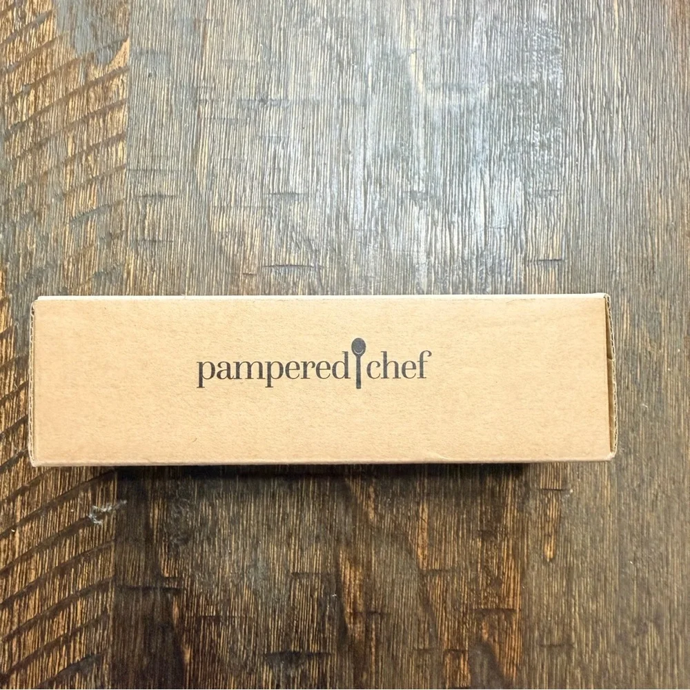 NEW Pamper Chef Garlic Press - Picture 5 of 6